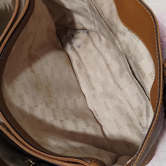 Authentic Michael Kors Jet Set Tote & Matching Wallet - Picture 9 of 16